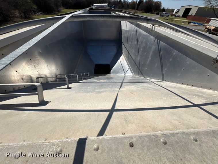 image for item FK2604 2017 Timpte grain trailer