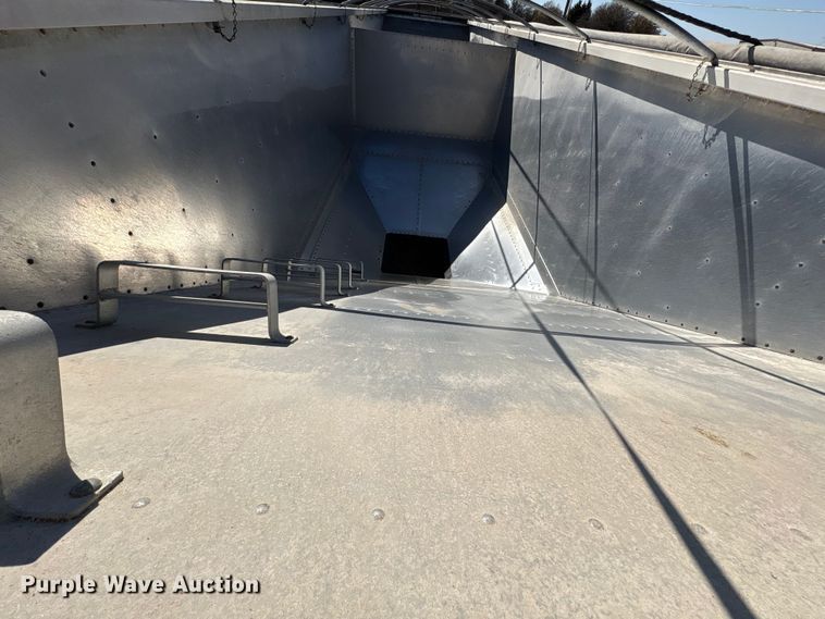 image for item FK2604 2017 Timpte grain trailer