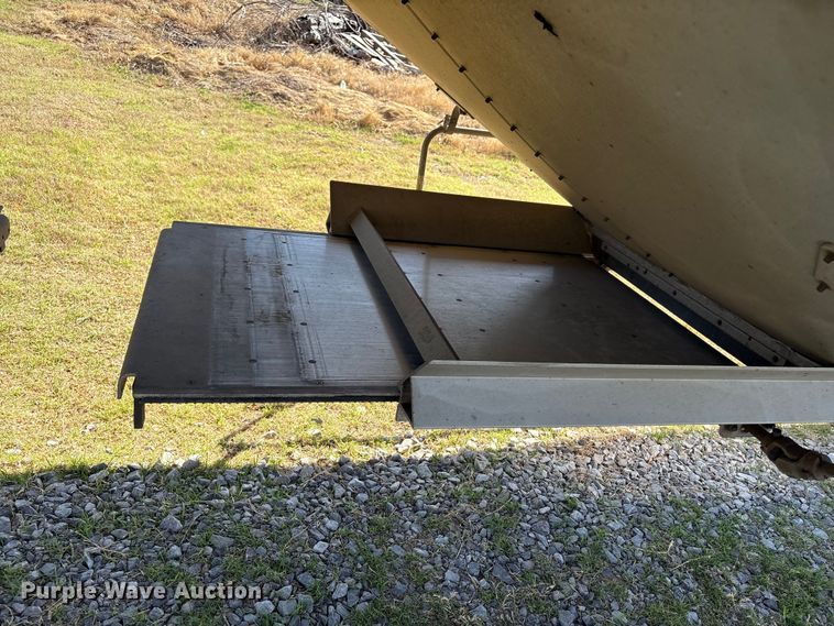 image for item FK2604 2017 Timpte grain trailer