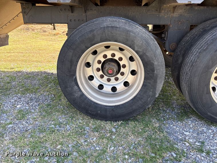 image for item FK2604 2017 Timpte grain trailer