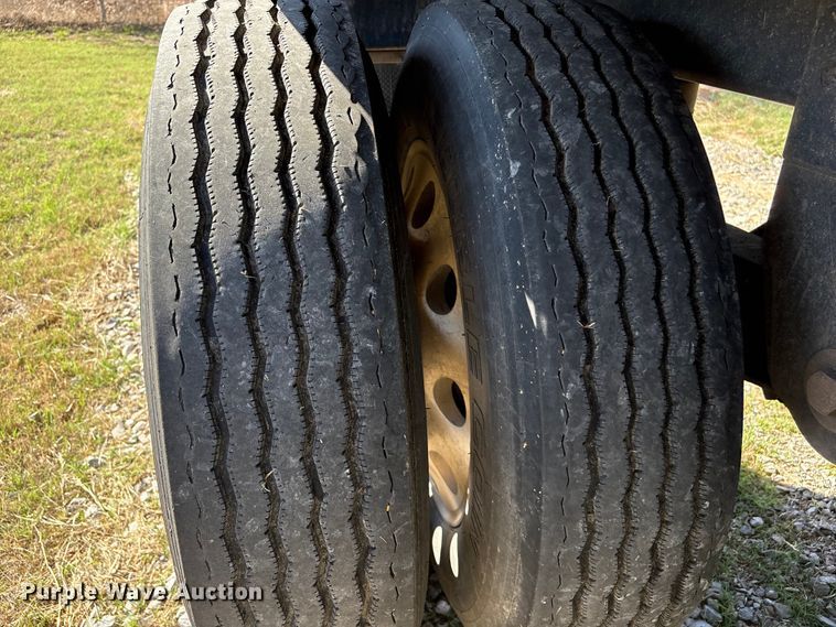 image for item FK2604 2017 Timpte grain trailer