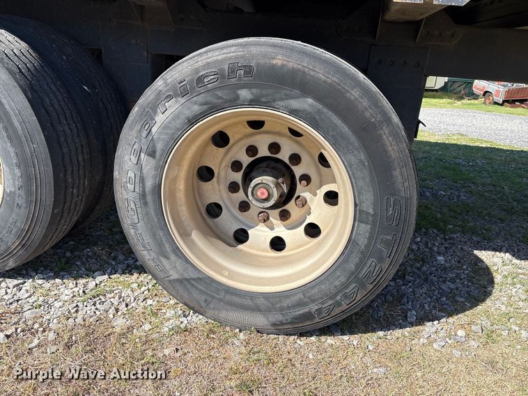 image for item FK2604 2017 Timpte grain trailer