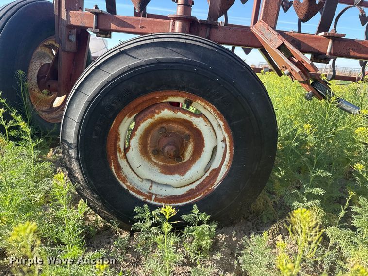 image for item GP9652 Noble field cultivator