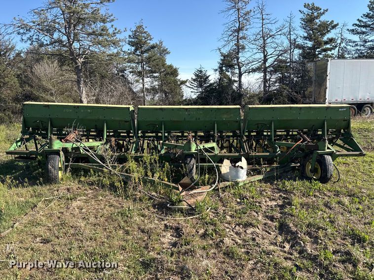 image for item GP9653 John Deere grain drill