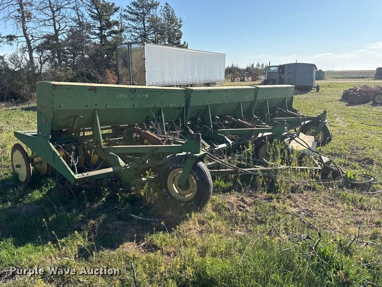 image for item GP9653 John Deere grain drill