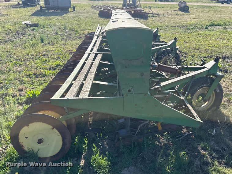 image for item GP9653 John Deere grain drill