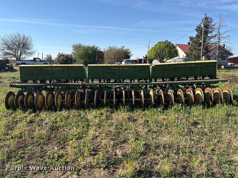 image for item GP9653 John Deere grain drill