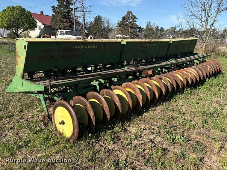 image for item GP9653 John Deere grain drill