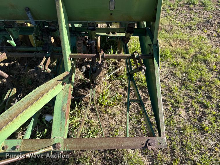 image for item GP9653 John Deere grain drill