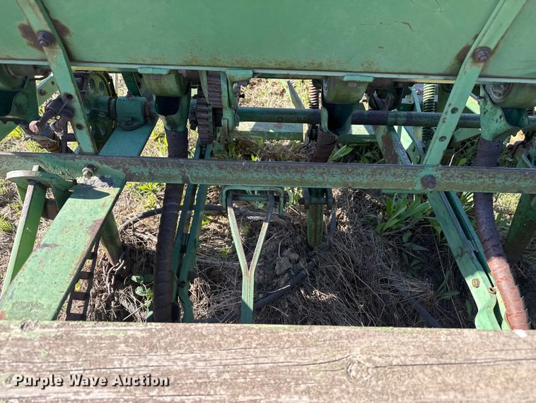 image for item GP9653 John Deere grain drill