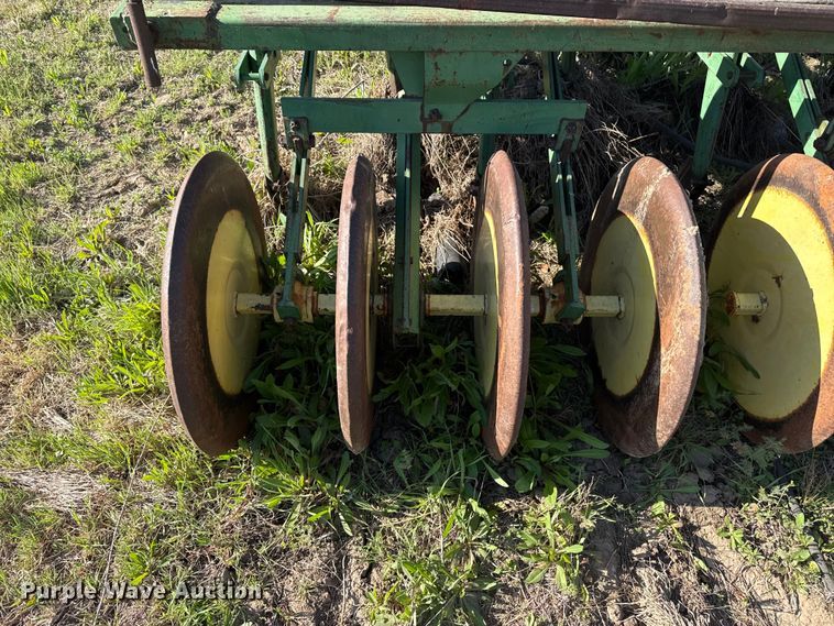 image for item GP9653 John Deere grain drill