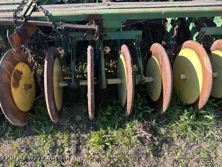 image for item GP9653 John Deere grain drill