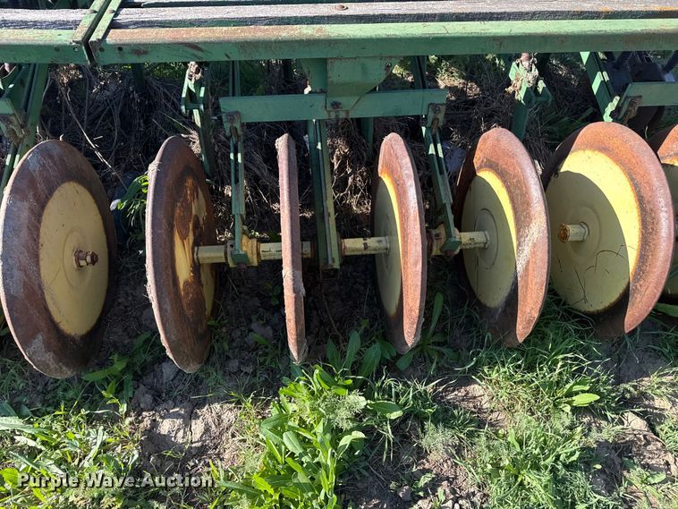 image for item GP9653 John Deere grain drill