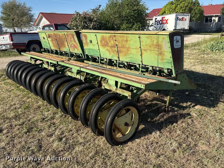 image for item GP9654 John Deere grain drill