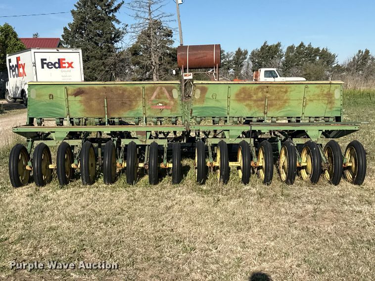 image for item GP9654 John Deere grain drill