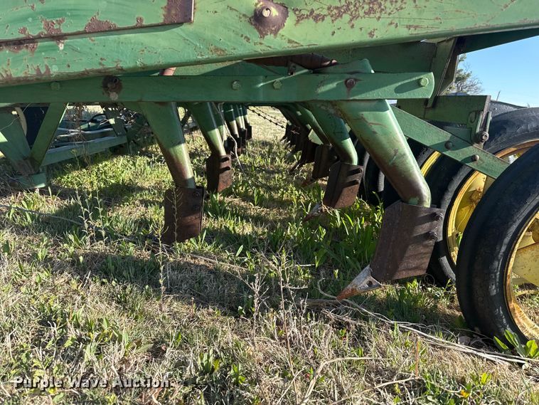image for item GP9654 John Deere grain drill