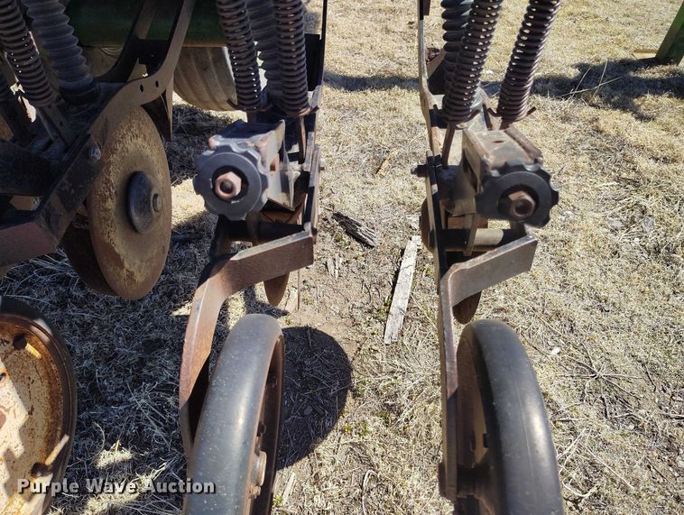 image for item IH9477 Great Plains Solid Stand 45 grain drill