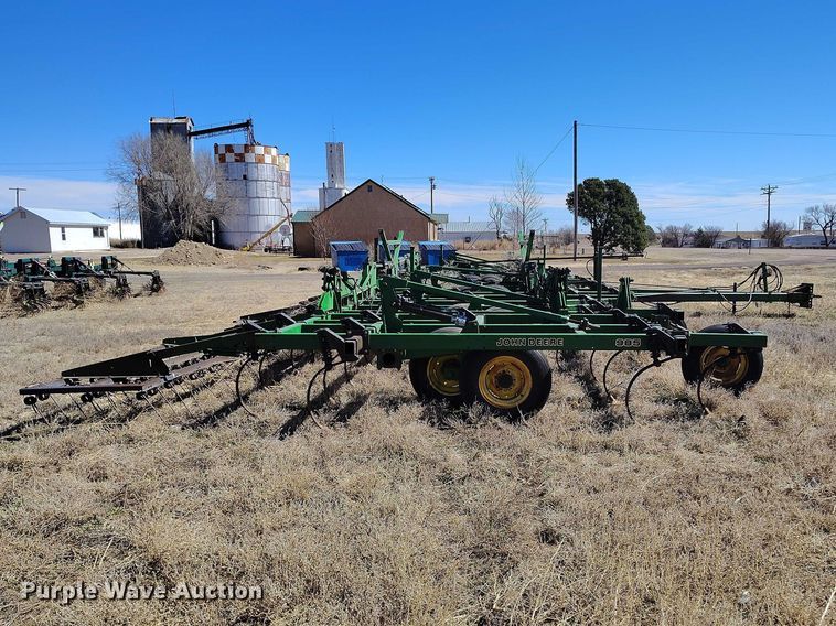 image for item IH9480 John Deere 985 field cultivator