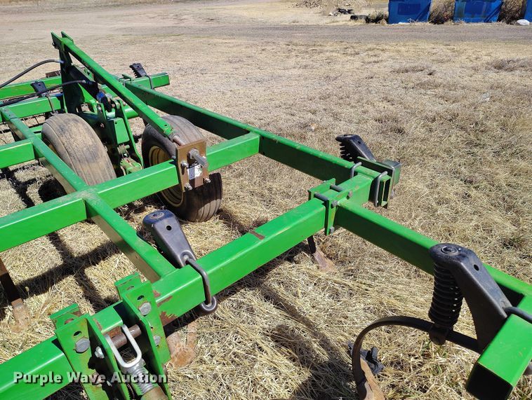 image for item IH9480 John Deere 985 field cultivator