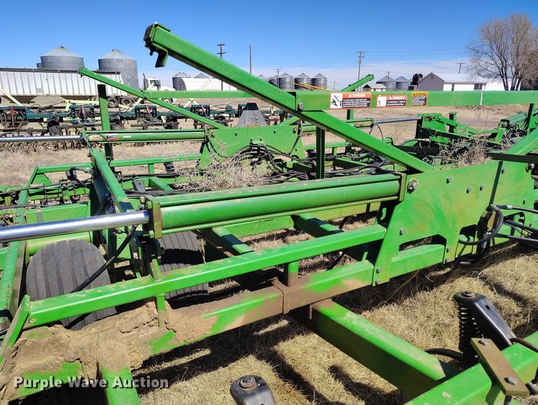 image for item IH9480 John Deere 985 field cultivator