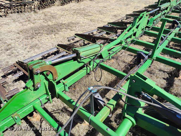 image for item IH9480 John Deere 985 field cultivator