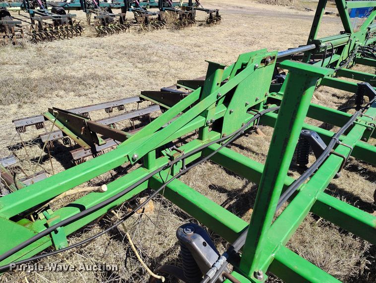 image for item IH9480 John Deere 985 field cultivator