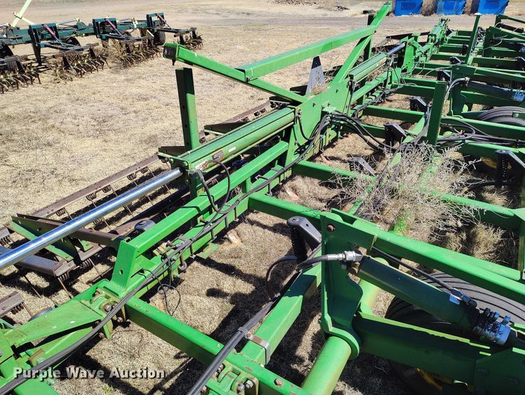 image for item IH9480 John Deere 985 field cultivator