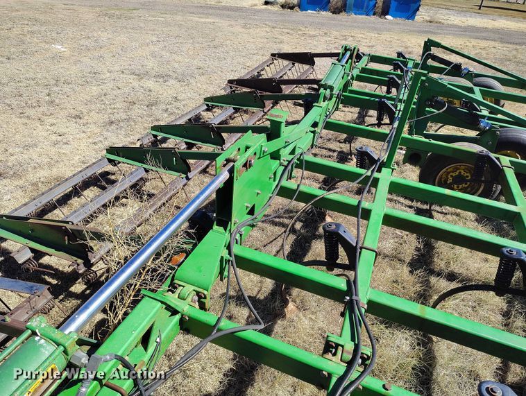 image for item IH9480 John Deere 985 field cultivator