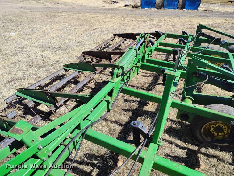 image for item IH9480 John Deere 985 field cultivator