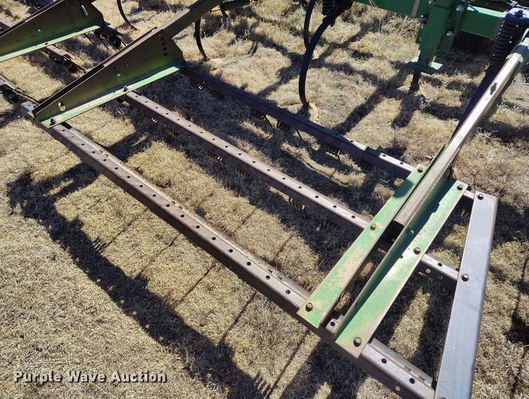 image for item IH9480 John Deere 985 field cultivator