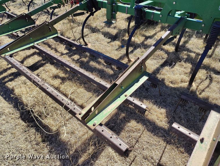 image for item IH9480 John Deere 985 field cultivator
