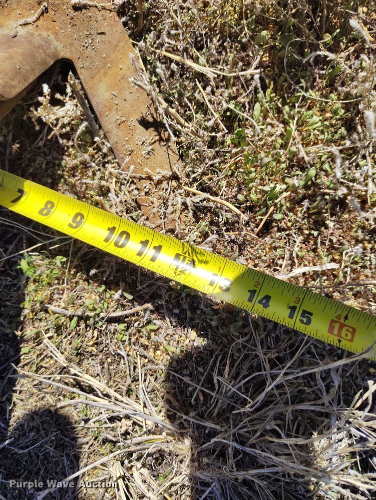 image for item IH9480 John Deere 985 field cultivator