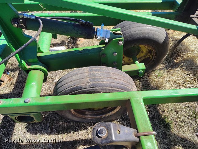 image for item IH9480 John Deere 985 field cultivator