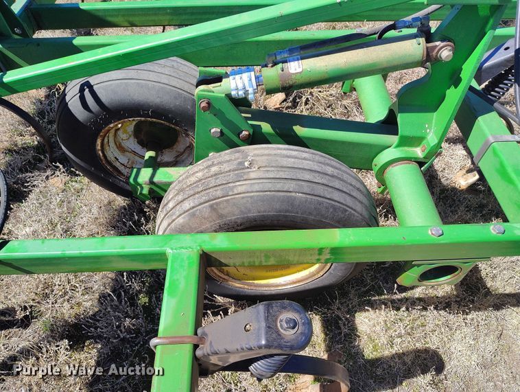 image for item IH9480 John Deere 985 field cultivator
