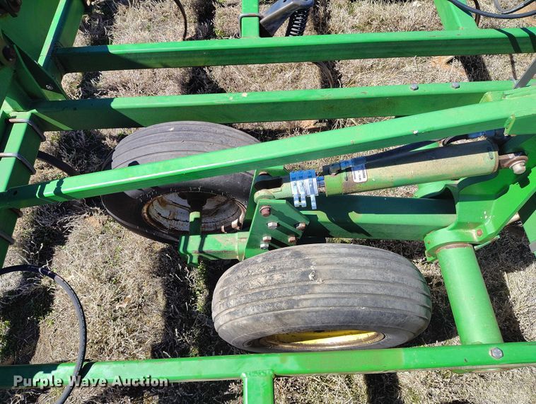 image for item IH9480 John Deere 985 field cultivator