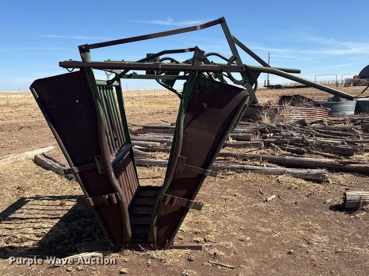 image for item NK9048 Powder River livestock chute