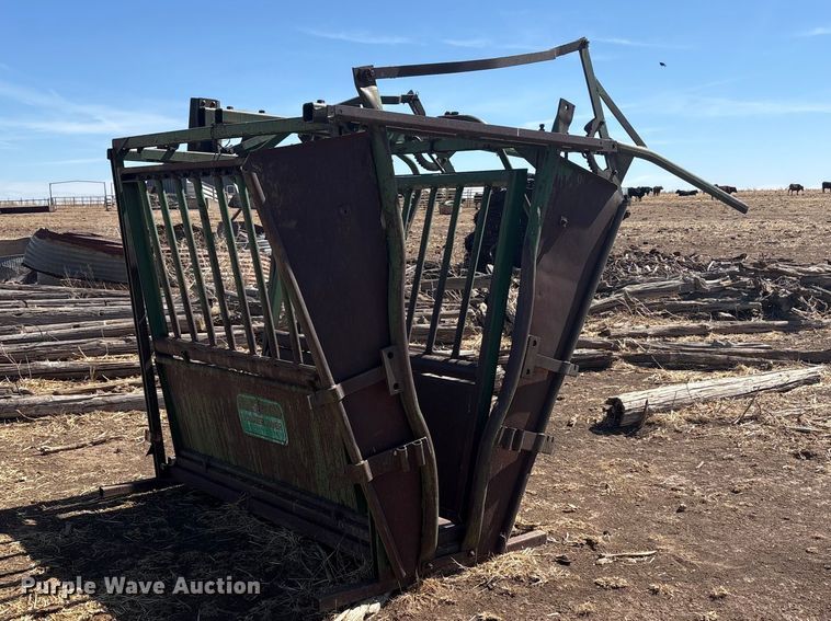 image for item NK9048 Powder River livestock chute