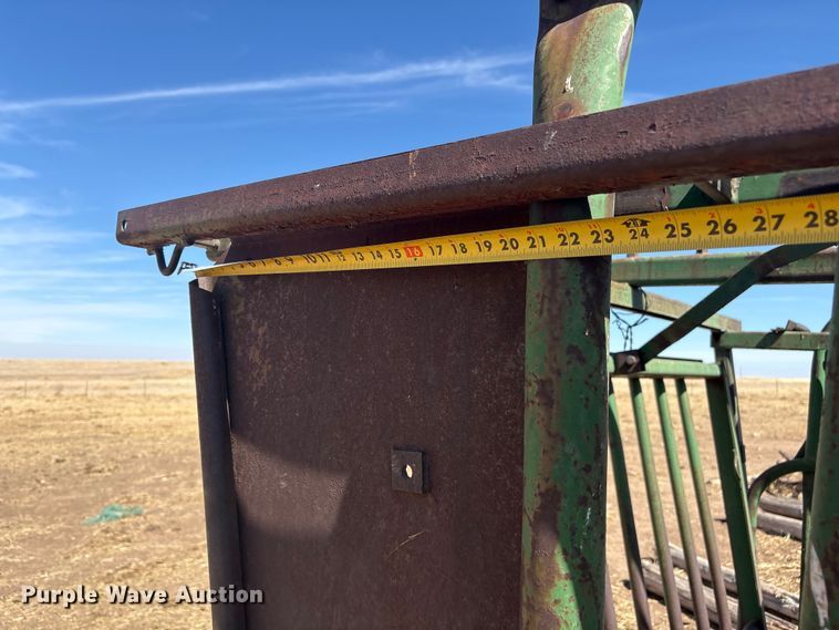 image for item NK9048 Powder River livestock chute