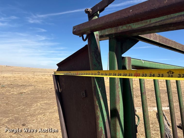 image for item NK9048 Powder River livestock chute