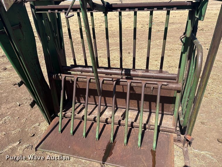 image for item NK9048 Powder River livestock chute