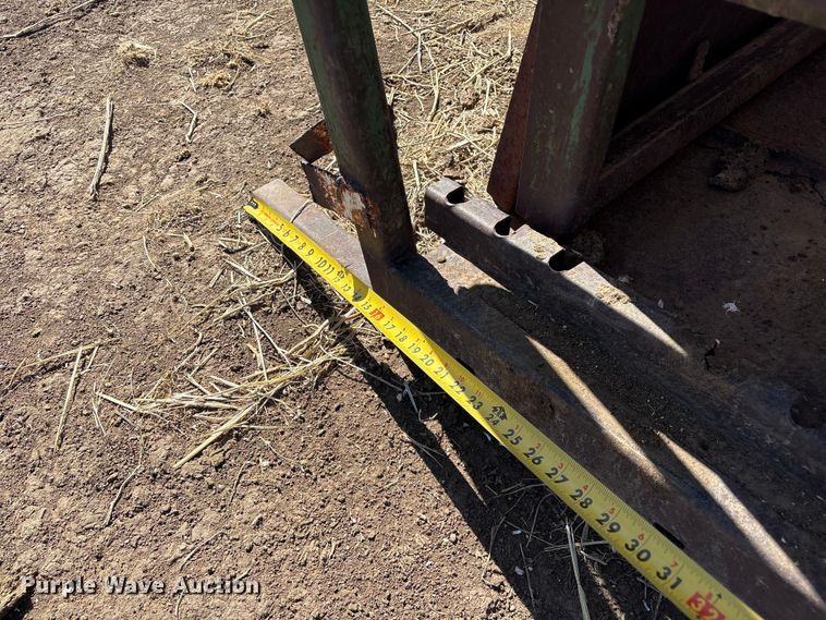 image for item NK9048 Powder River livestock chute