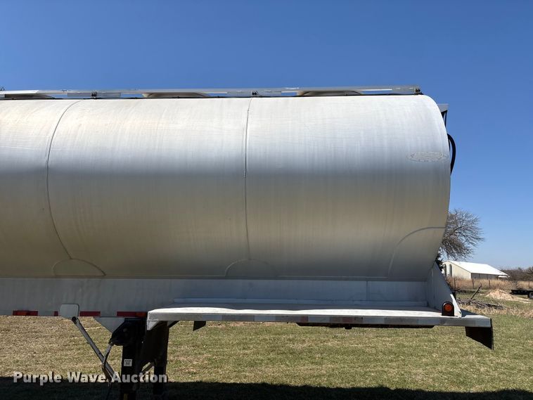image for item NK9062 2005 Ledwell & Son LW42 ADC feed delivery trailer
