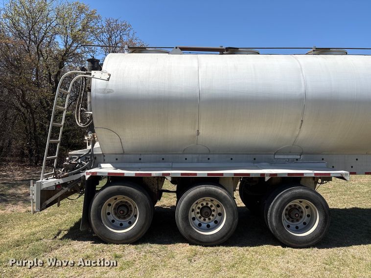 image for item NK9062 2005 Ledwell & Son LW42 ADC feed delivery trailer