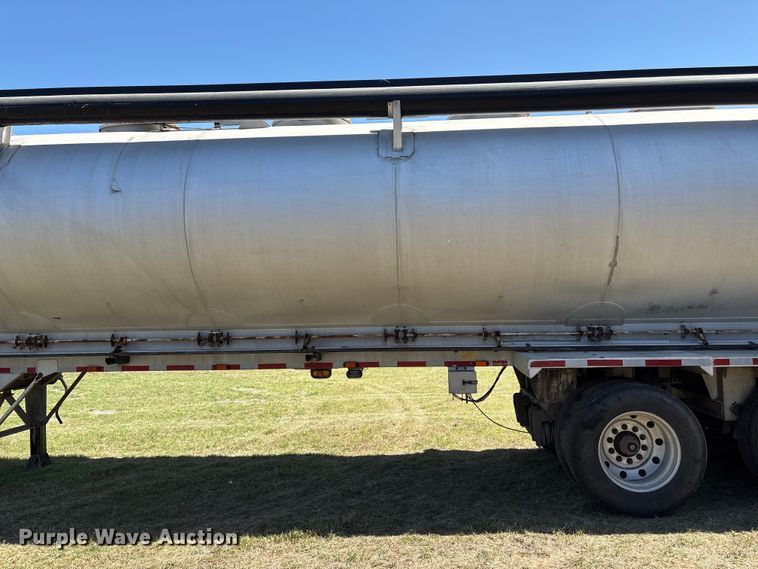 image for item NK9062 2005 Ledwell & Son LW42 ADC feed delivery trailer