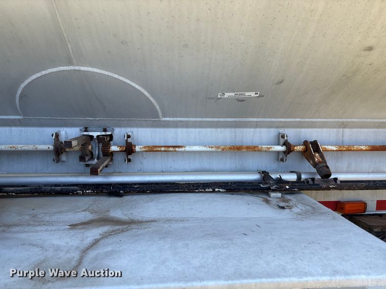 image for item NK9062 2005 Ledwell & Son LW42 ADC feed delivery trailer