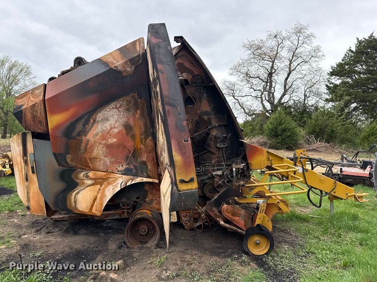 image for item NK9152 2021 Vermeer 604 G3 round baler