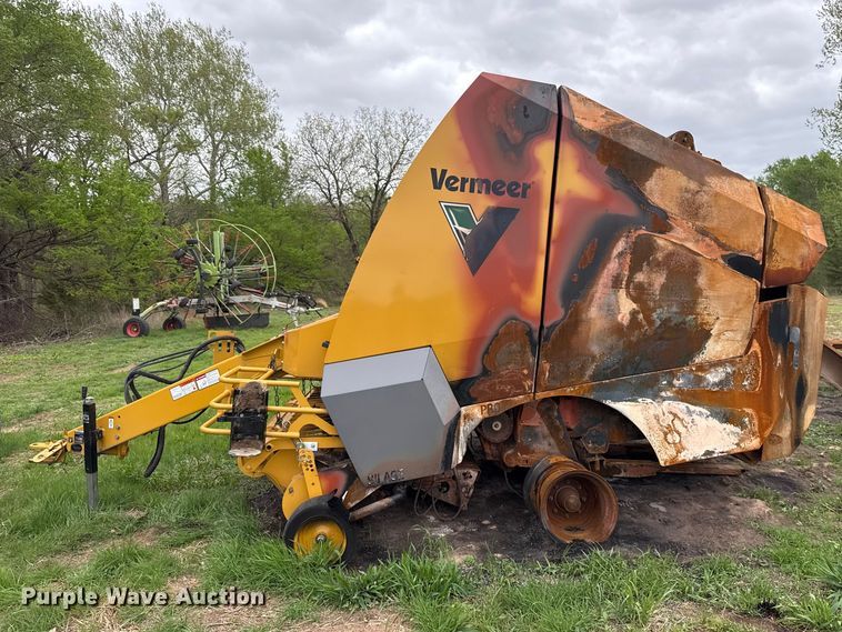 image for item NK9152 2021 Vermeer 604 G3 round baler