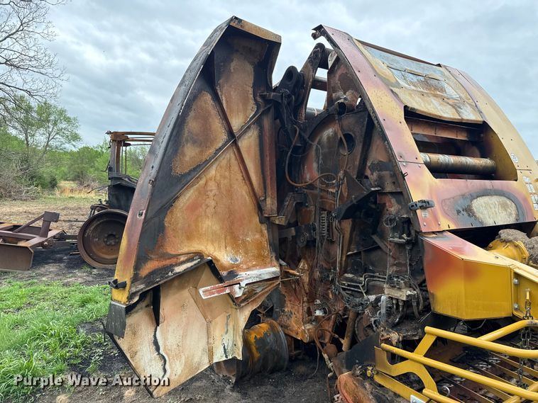 image for item NK9152 2021 Vermeer 604 G3 round baler