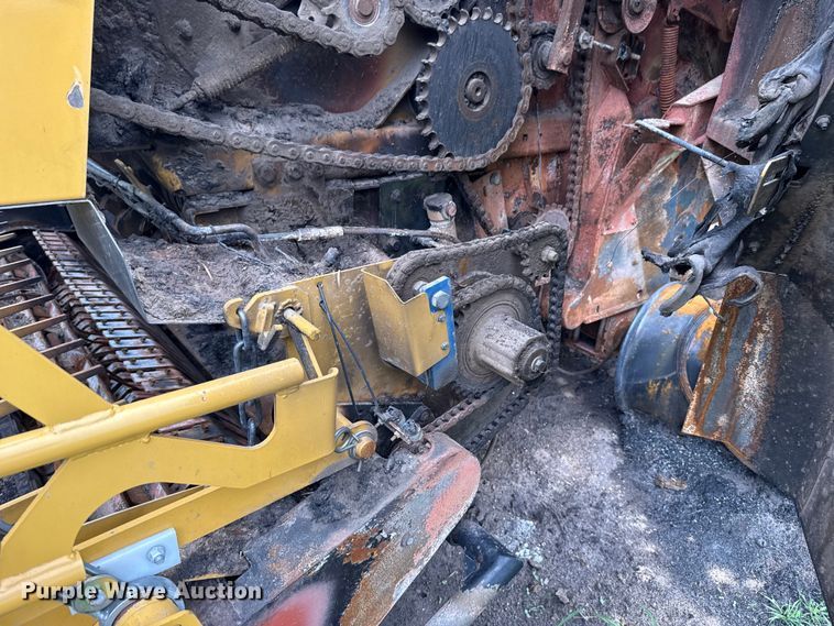 image for item NK9152 2021 Vermeer 604 G3 round baler