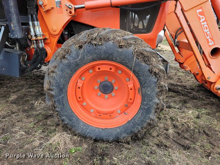 image for item NK9978 2013 Kubota M110GX MFWD tractor